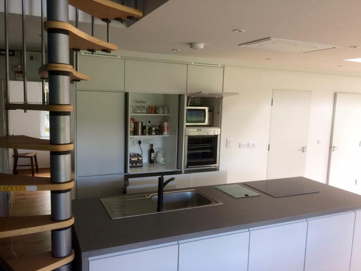 Spacious Contemporary Chalet Type Apartment. 戈尔韦 外观 照片